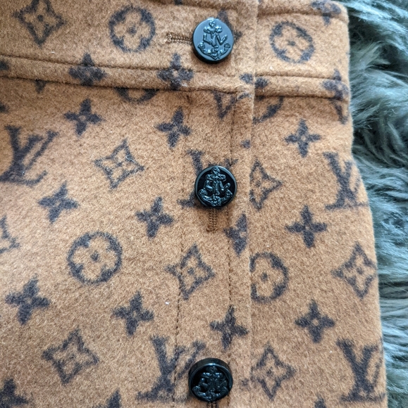 Louis Vuitton Monogram Wool Skirt. - Picture 3 of 16